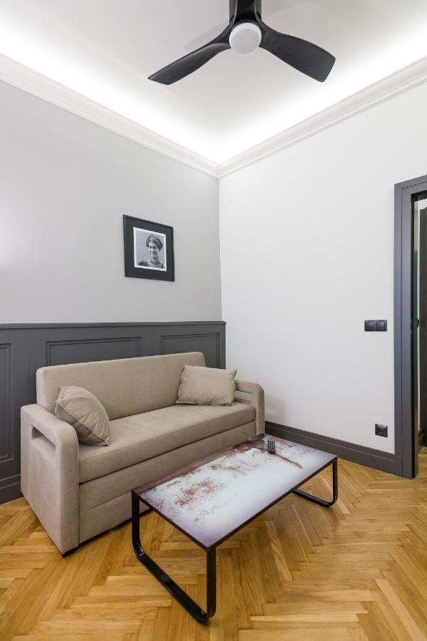 Luxury Apartment At The Main Square كراكوفيا المظهر الخارجي الصورة
